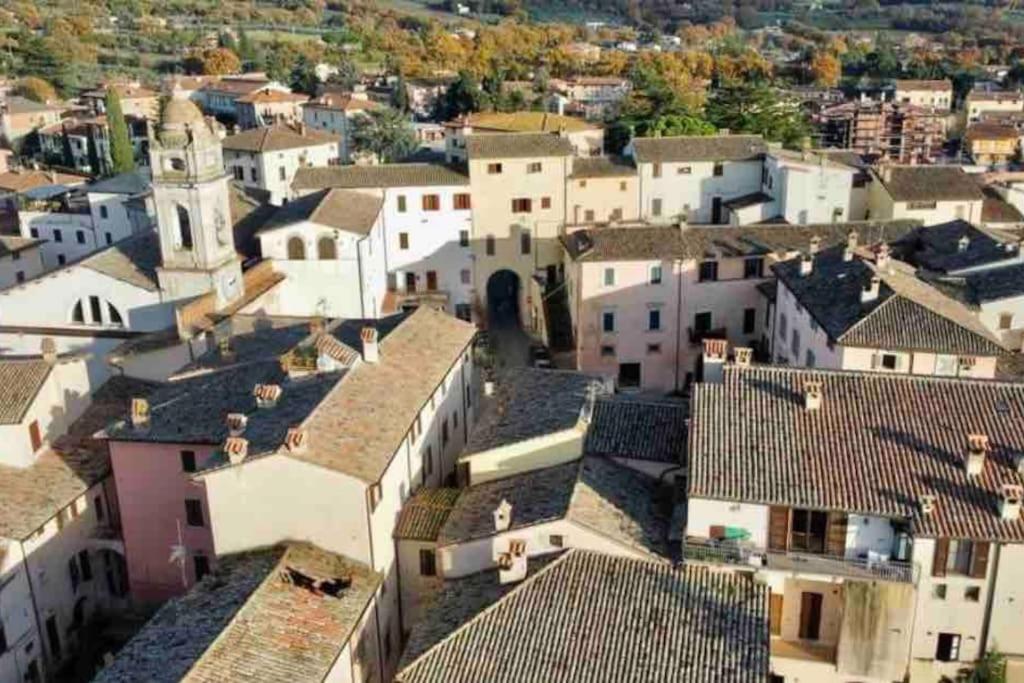 La Casina Di Nada Apartamento Massa Martana Exterior foto